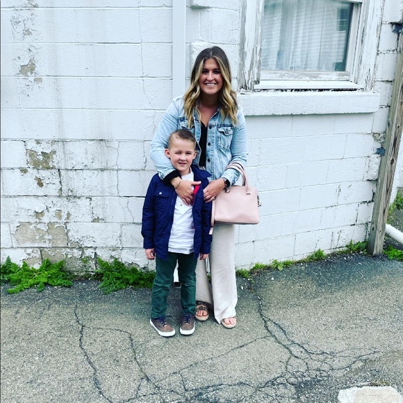 Meet your Posher, Karisa - Picture 3 of 3